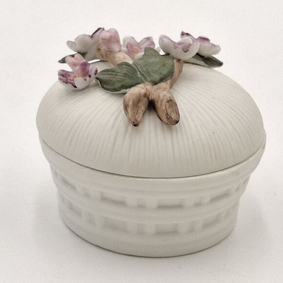 Lefton Flowers On Top Basket Weave Design Trinket  Box - Picture 7 of 9